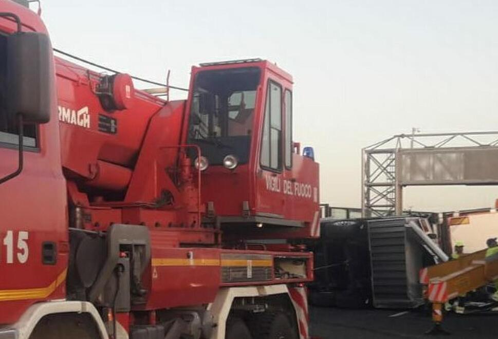 Incidente mortale in A1, a Modena il traffico va in tilt