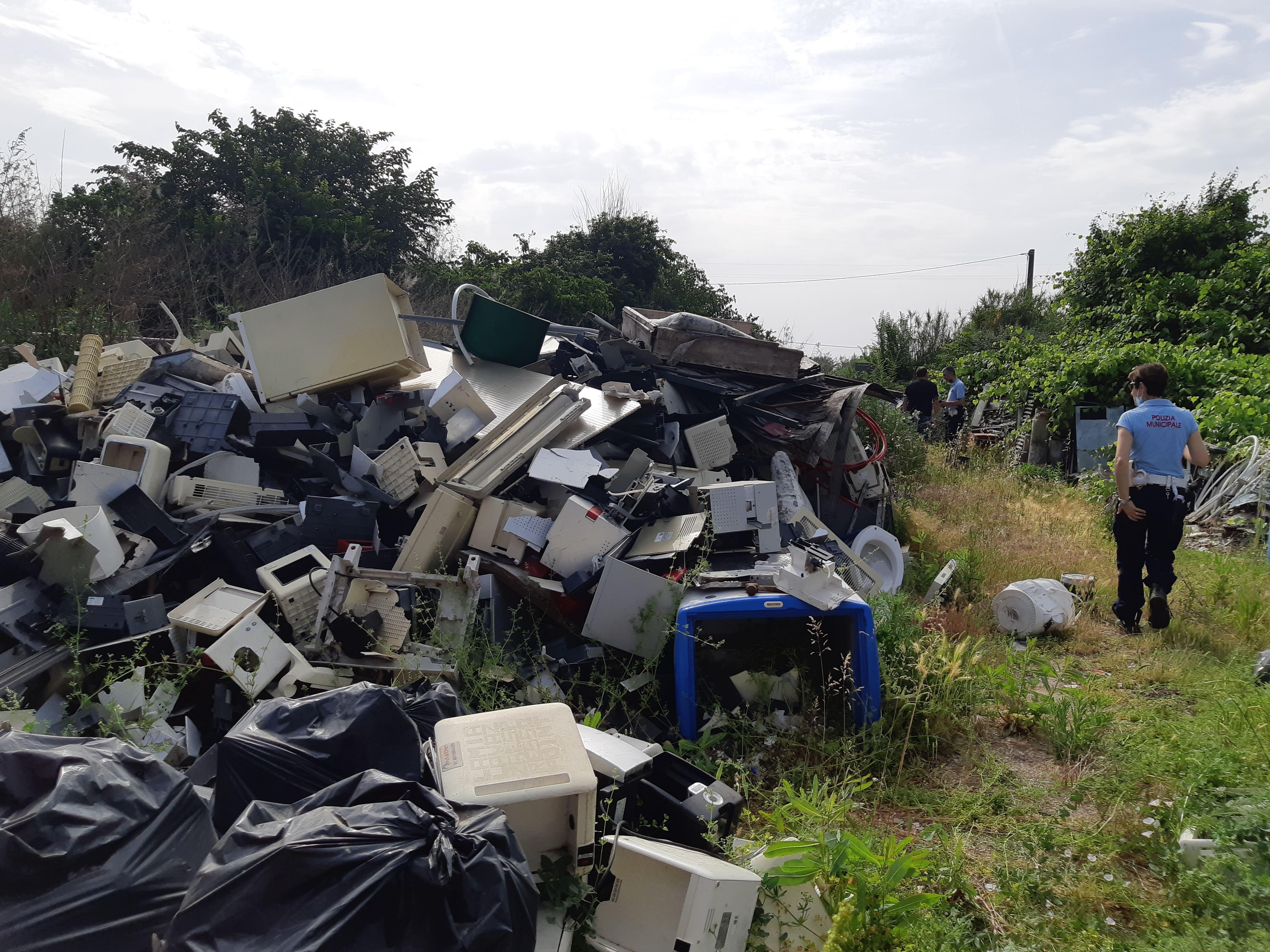La discarica scoperta a San Giorgio a Colonica