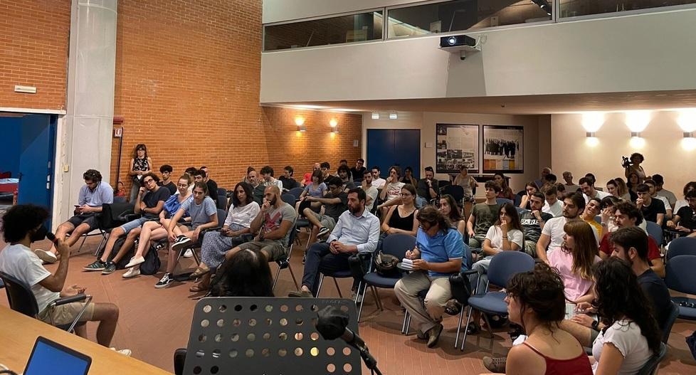 Un momento dell’incontro tra studenti e sindaco Tomasi