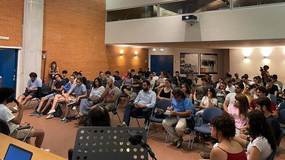 Un momento dell’incontro tra studenti e sindaco Tomasi