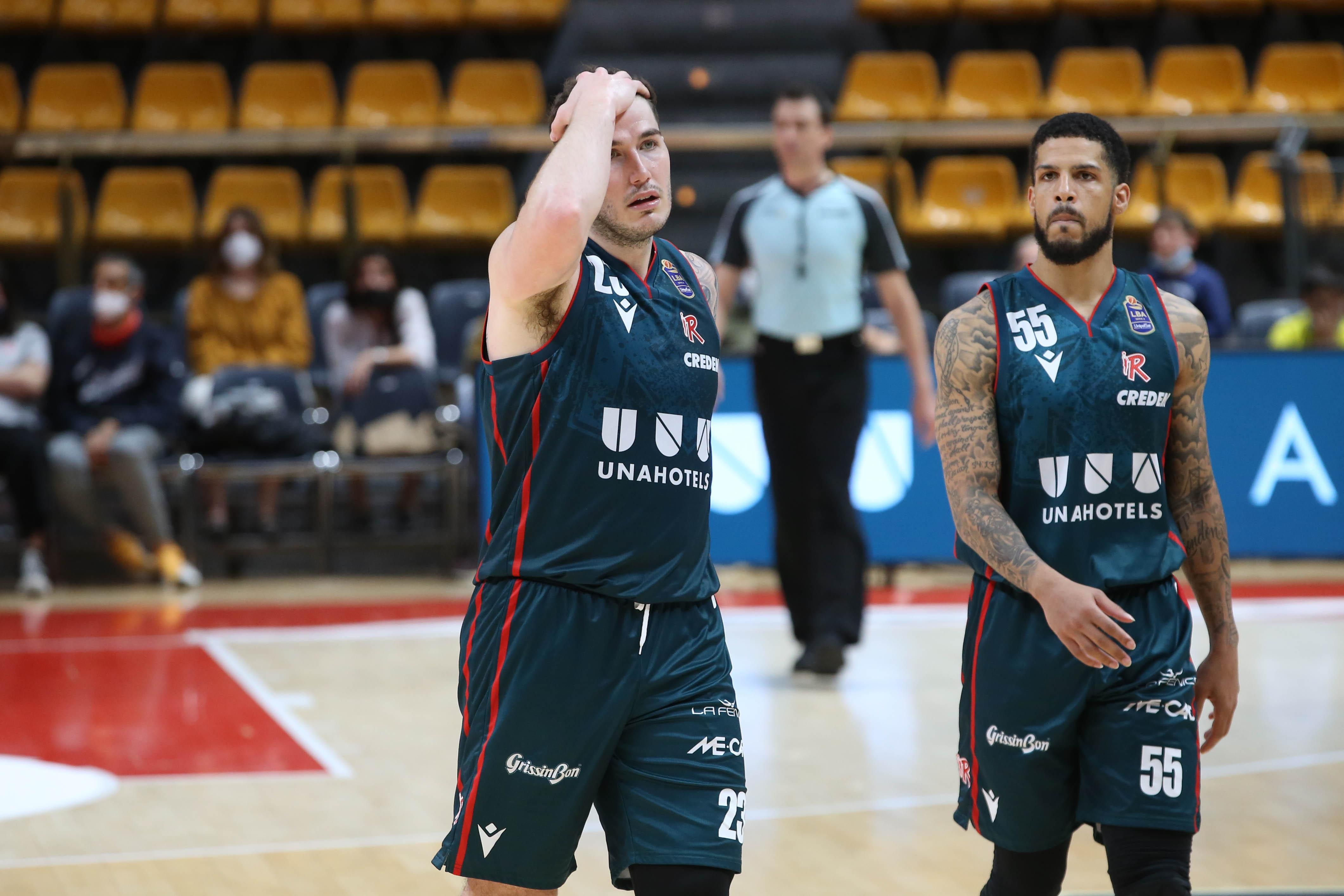 Unahotels, sciolti i contratti di Crawford, Johnson e Thompson