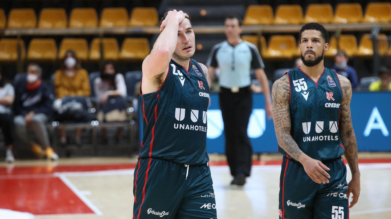 Unahotels, sciolti i contratti di Crawford, Johnson e Thompson