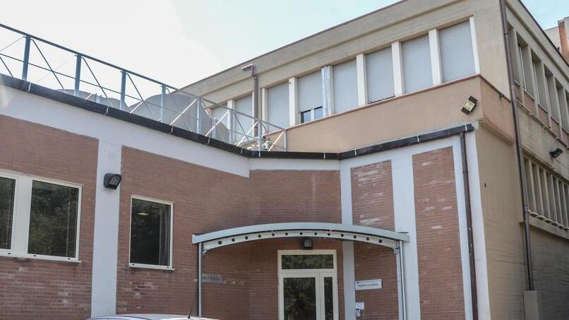 L’obitorio dell’ospedale Misericordia, dove era stato portato il corpo dell’anziano morto in spiaggia a Follonica (foto Agenzia BF)