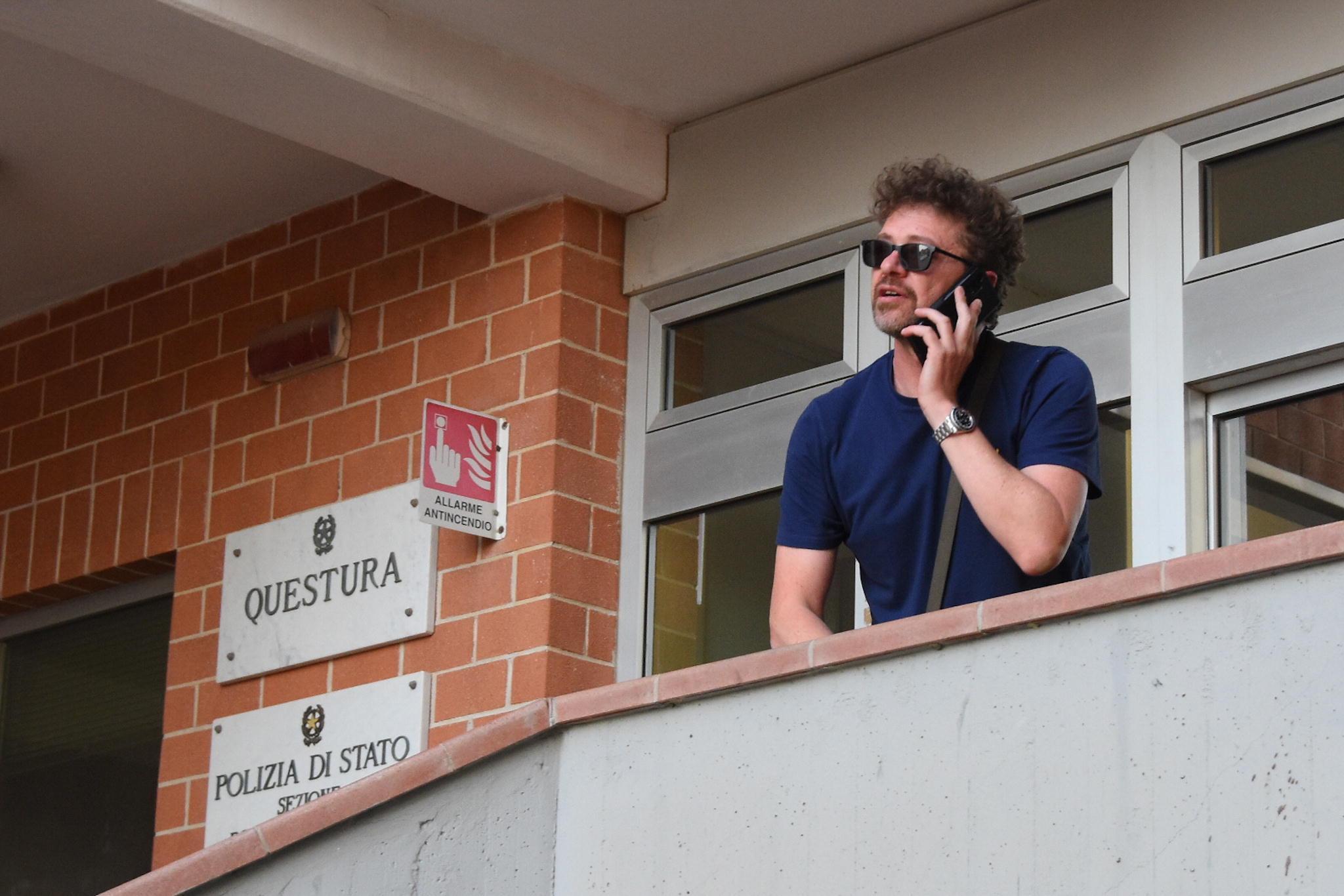 Simone Ceri ieri sera in questura per sporgere denuncia su quanto accaduto agli impianti di Roselle