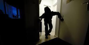 «Siamo amici di vostro figlio», ma è una truffa: a Cecina è boom di ladri