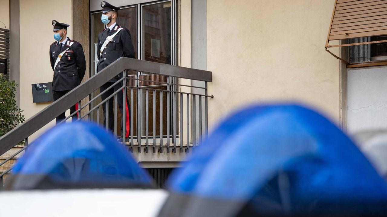 In un condomio nel quartiere di Novoli i carabinieri hanno arrestato un 22enne peruviano per maltrattamenti in famiglia