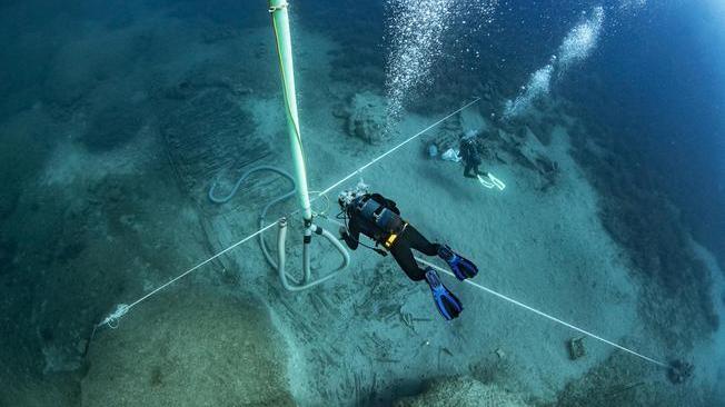 Scoperto relitto affondato a profondità record di 7.000 metri