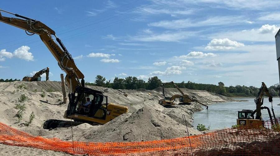 Draghe in azione 14 ore al giorno: così il Po ci fa ancora irrigare 