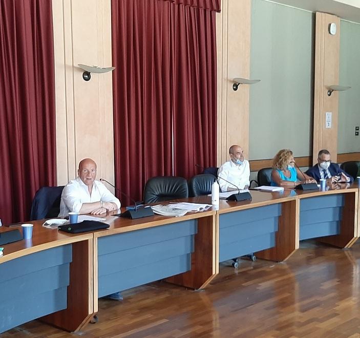 Bus di sera a Modena , sì alla sperimentazione Ma il progetto si farà... con i taxi 
