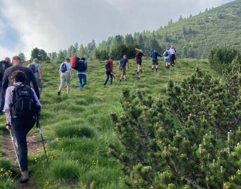 Modena. Un anno dopo la morte di Stefano Una croce lo ricorda tra i monti 