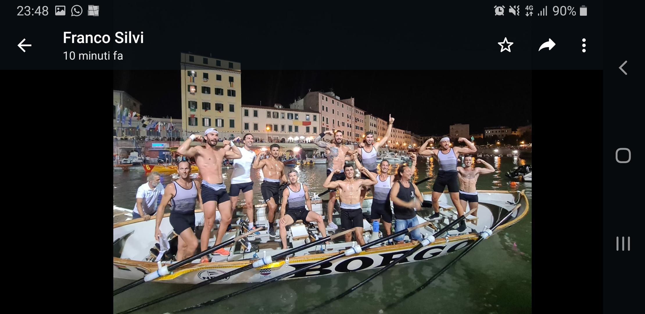 I vogatori del Borgo esultanti dopo la vittoria (Stefanini/Silvi)
