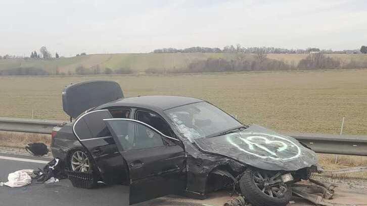 In autostrada all’altezza della Slovenia la macchina della famiglia ucraina distrutta dopo l’incidente