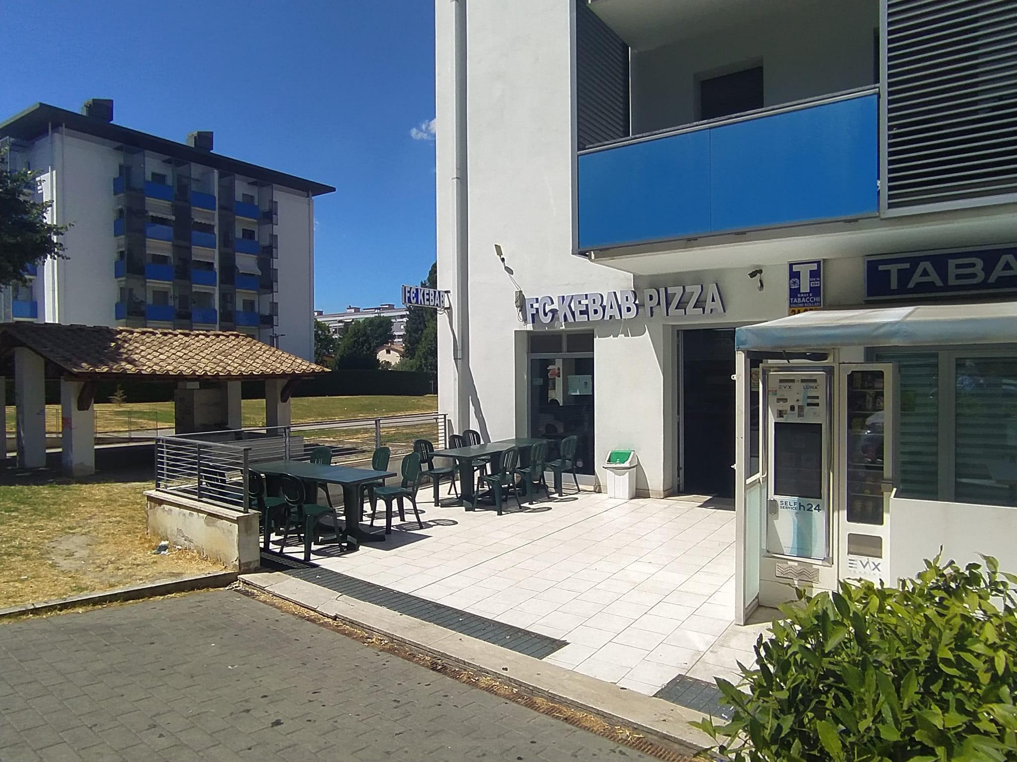Gang, coltellata a un 17enne: paura all'Isolotto. I motivi dell'aggressione