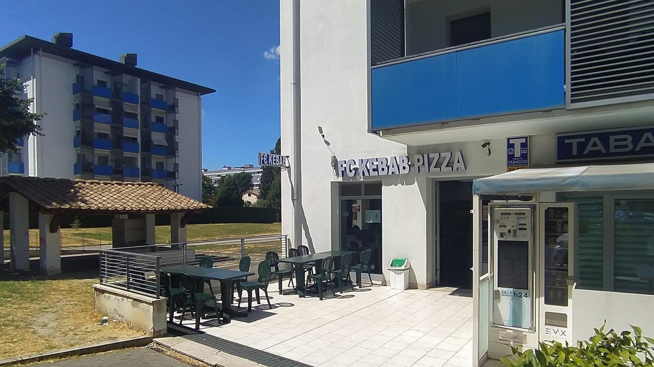 Gang, coltellata a un 17enne: paura all'Isolotto. I motivi dell'aggressione