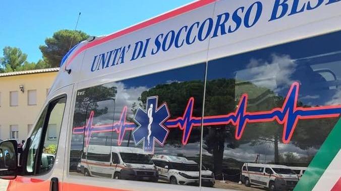 47enne muore per un malore mentre è in auto