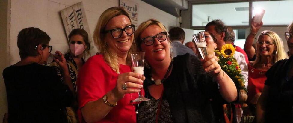 Sorride Serena Arrighi, è lei la nuova sindaca di Carrara