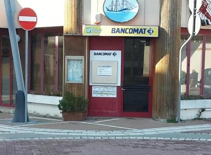 I Lidi nord restano senza bancomat