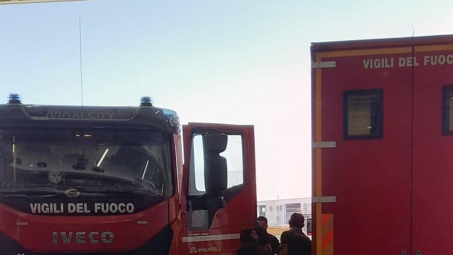 Principio d'incendio nella stiva, il traghetto merci rientra in porto
