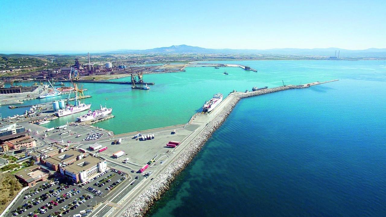 Giani: «Firmo per il rigassificatore di Piombino solo se viene garantita la sicurezza»