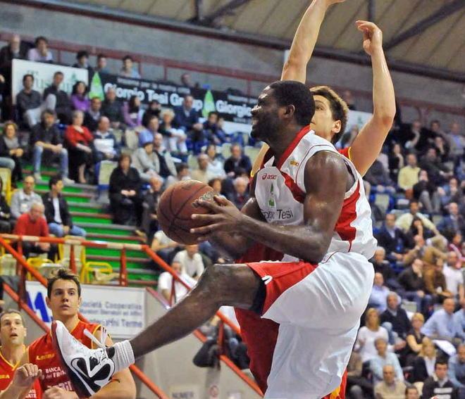 Bobby Jones mattatore bentornato Gurini
