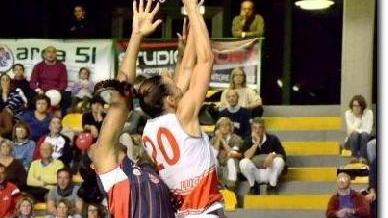 Cara amica, devo batterti Willis e Megan avversarie