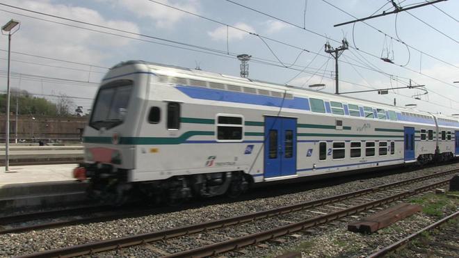 Furto di rame sui binari fra Viareggio e Pisa ritardi fino a un’ora per 5 treni del mattino 