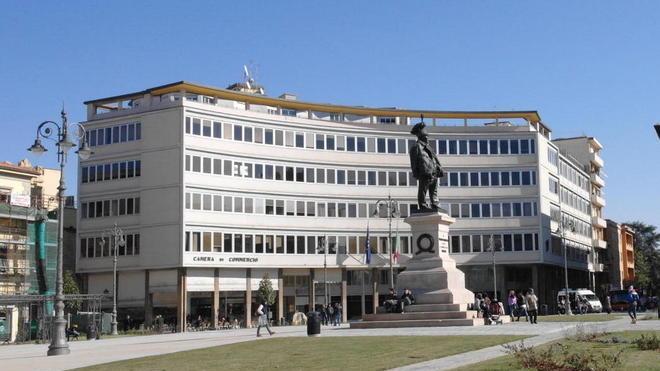Si cerca un grande immobile per la nuova area fieristica