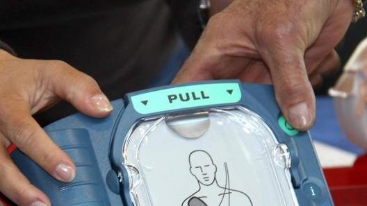 Due persone salvate col defibrillatore
