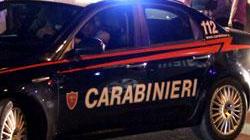 Rubano una fuciliera, ma lasciano l’arma
