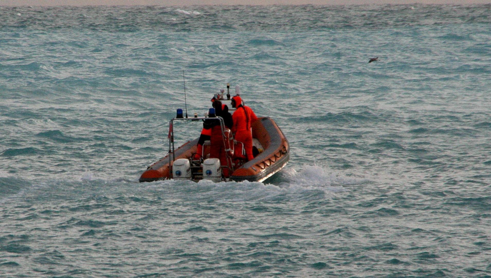 Disperso in mare lo skipper di una barca a vela, ricerche in corso 