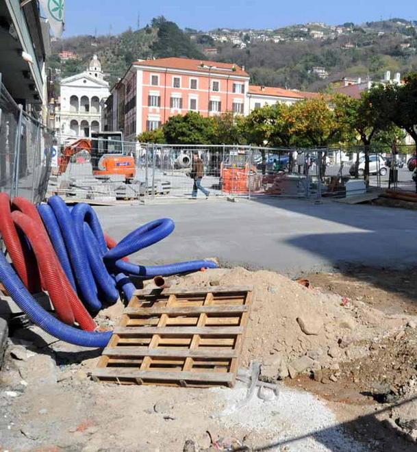 «Prima i parcheggi, poi la Ztl» 