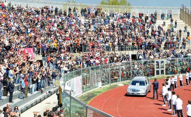 In 1300 per intitolargli un settore 