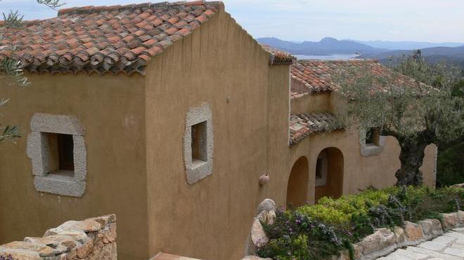 Formigoni in Costa nella villa dei Daccò