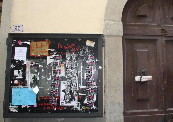 Addio alle bacheche di via Garibaldi