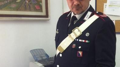 Droga nella borsa della fidanzata, 19enne in manette
