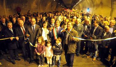 Inaugurata a Carrara la Strada dei Marmi, eliminato dalla città il traffico pesante 
