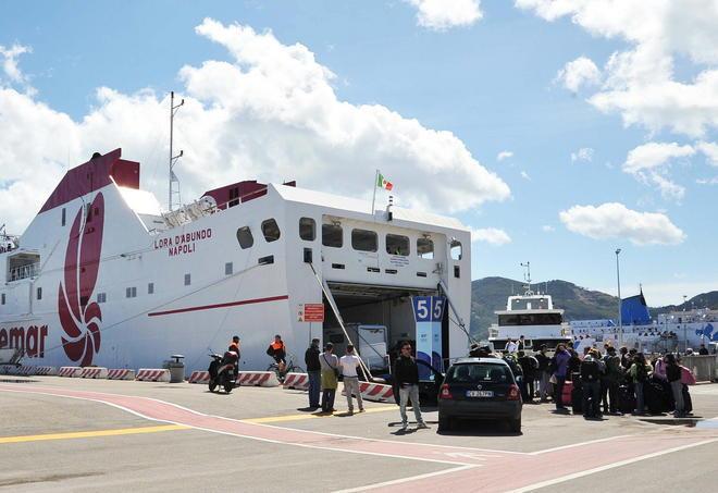 Ok alla tassa di sbarco, sarà in vigore a partire da giugno 