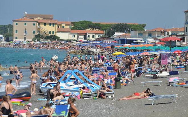Balneazione vietata nell’area del cantiere del nuovo porto 