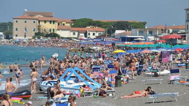 Balneazione vietata nell’area del cantiere del nuovo porto