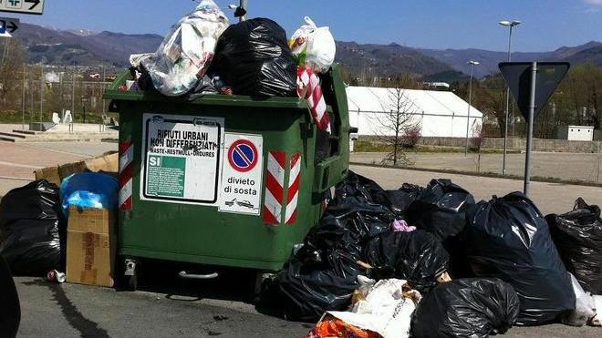 Rifiuti, no a nuove emergenze