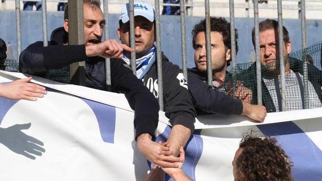 Tonfo casalingo del Prato, i tifosi contestano la squadra