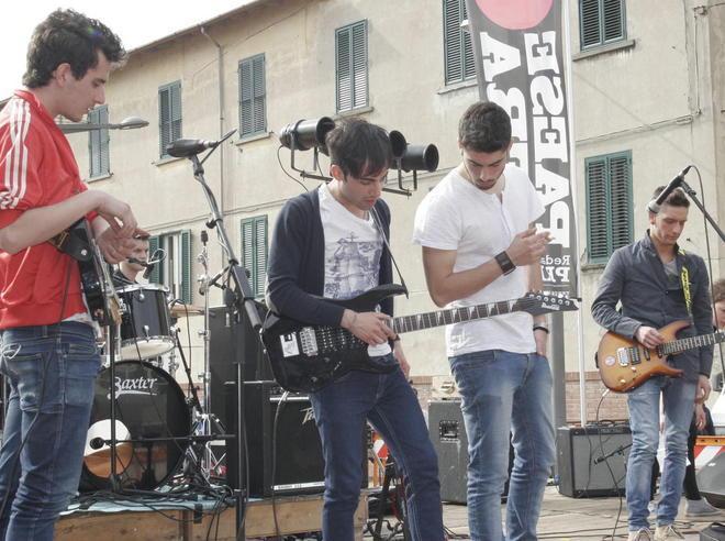 Musica e polemiche per la Liberazione