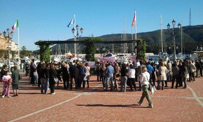 A Porto Azzurro il sit-in dei comitati
