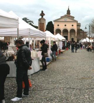 Nuovo regolamento per i mercatini: via alla rivoluzione 