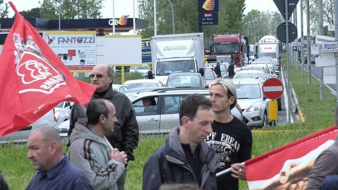 Protesta contro la riforma del lavoro, a Ospedaletto traffico in tilt