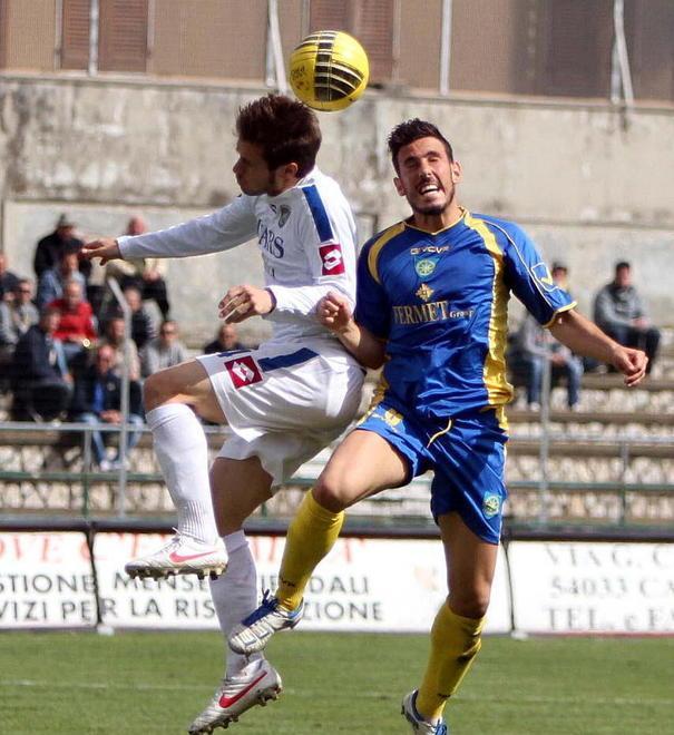 Carrarese solo pari, occasione perduta 