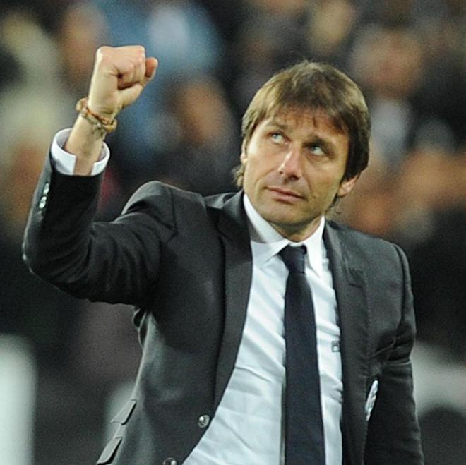 Conte si nasconde: «Mancano cinque finali» Il mister giallorosso applaude la Signora