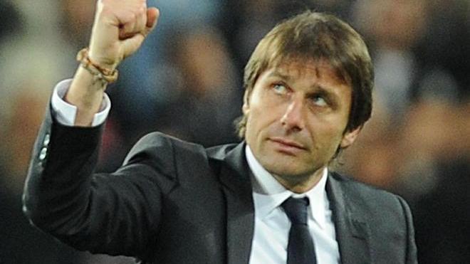 Conte si nasconde: «Mancano cinque finali» Il mister giallorosso applaude la Signora