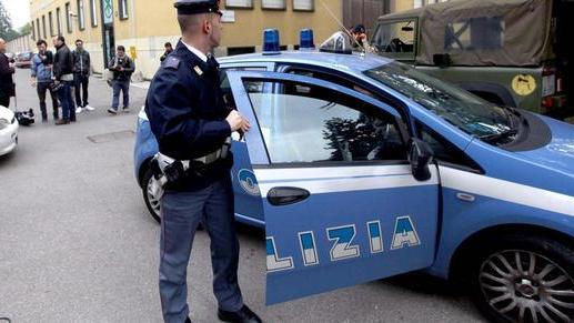 Ruba al supermercato e picchia la cassiera nei guai giovane magrebino