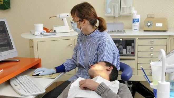 Il dentista low cost uno spiraglio nel buio